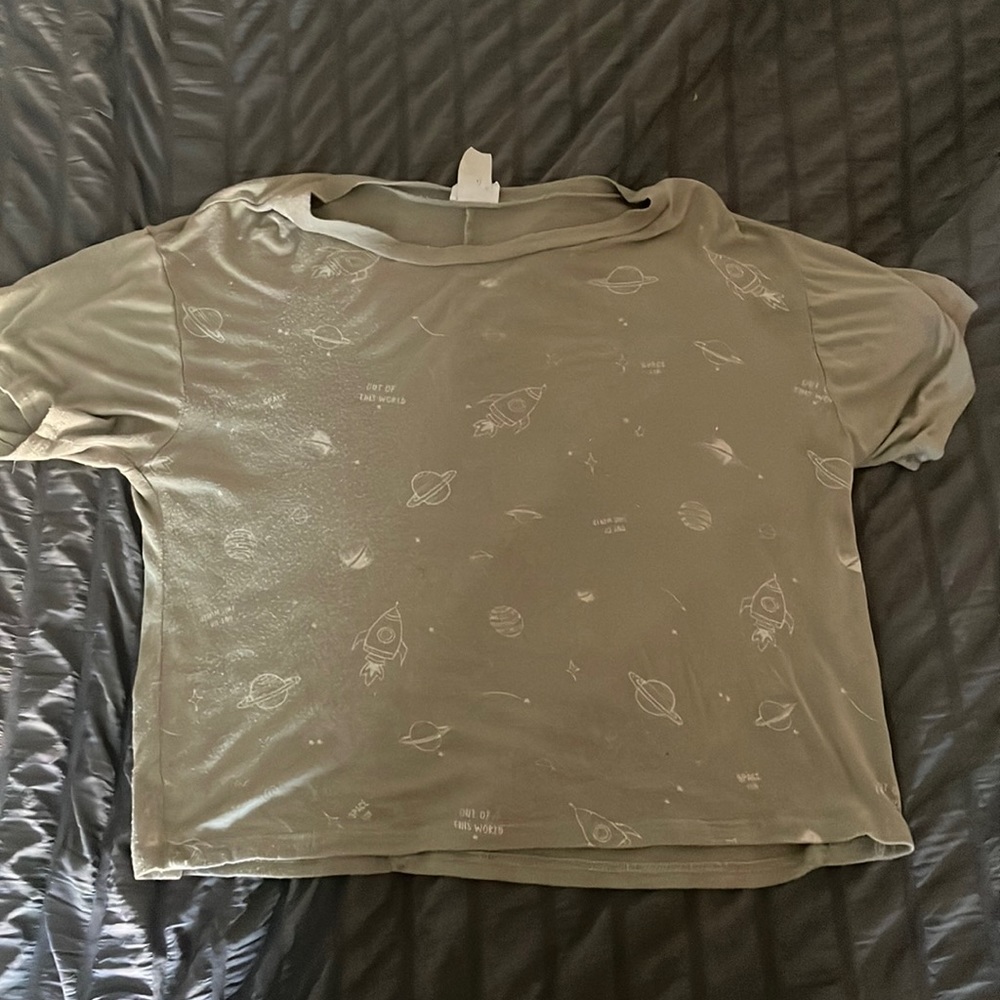 green space tee cropped size medium